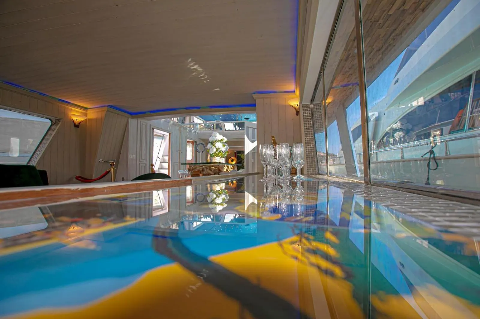 Superbe Experience A Bord! Hotel Menton 0*,