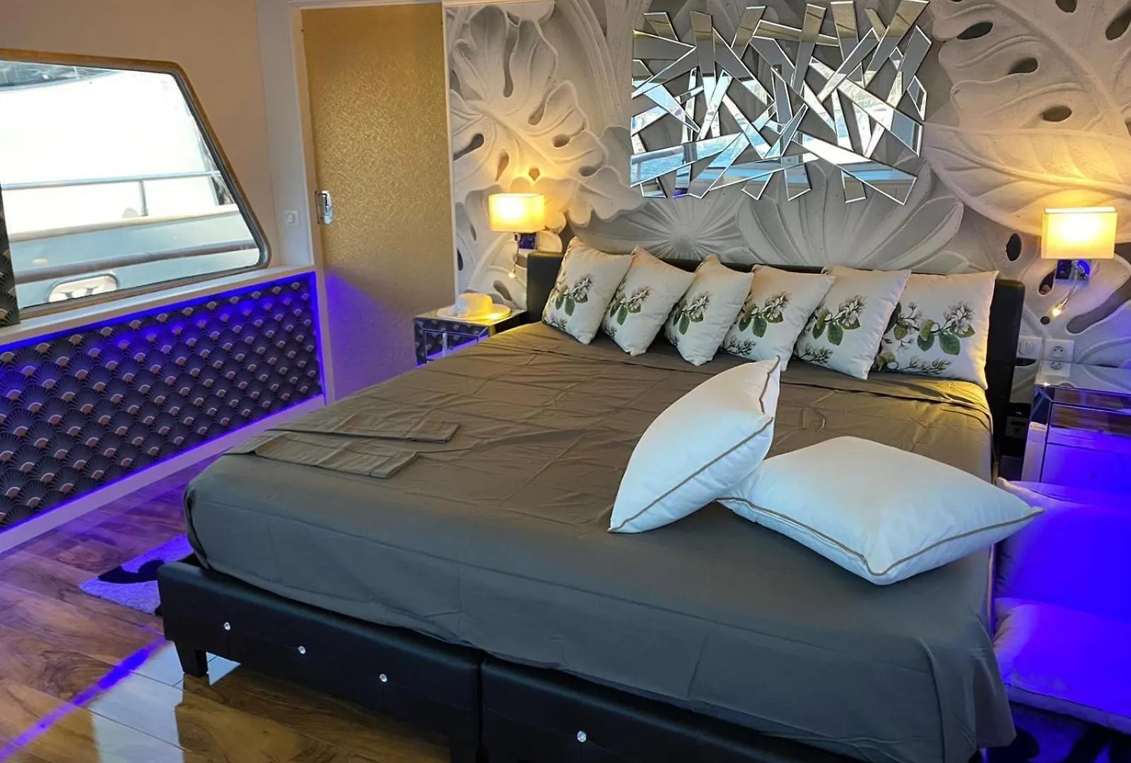 Botel Superbe Experience A Bord! Hotel Menton