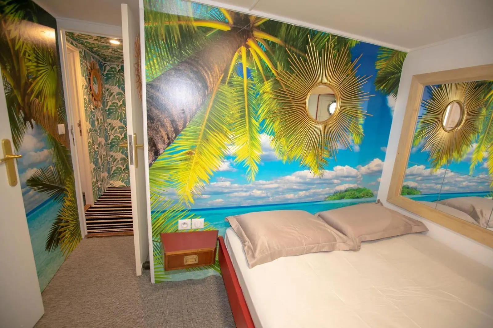 Superbe Experience A Bord! Hotel Menton 0*,